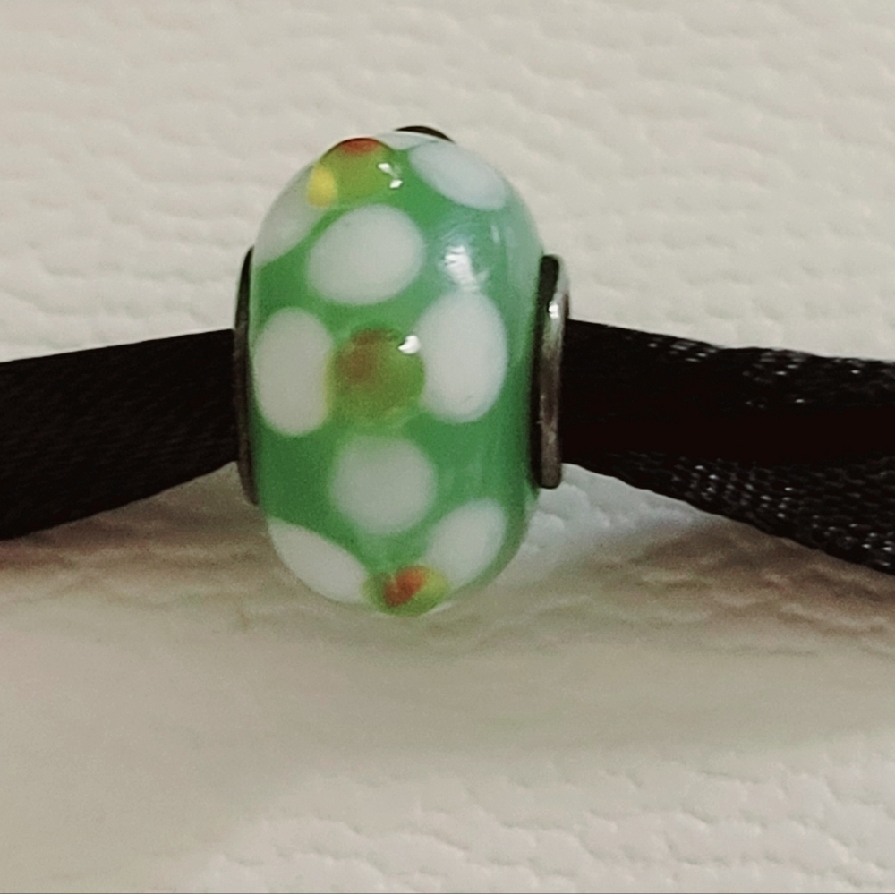 Stering silver .925 signed flowers floral green jade color glass beaded charm